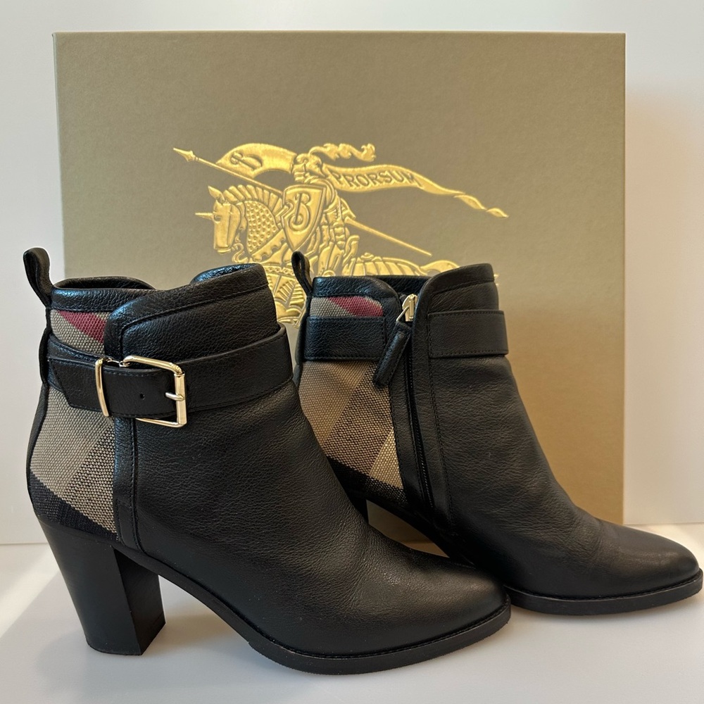 Burberry Black and Beige Ankle Booties They Are Beautiful But A Tad Small For Me - Picture 8 of 16